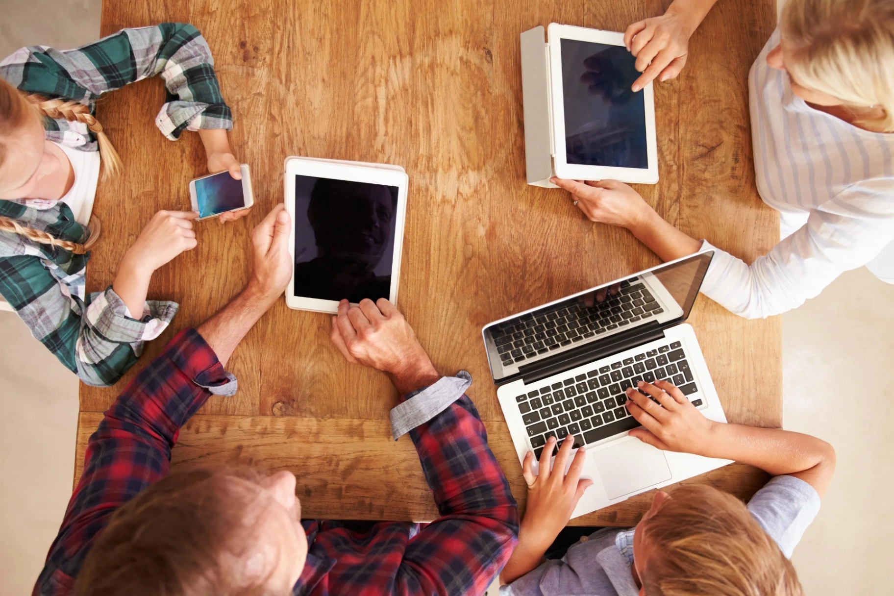 Frequently Asked Questions About Our 5G Mobile and Internet Plans in the UAE